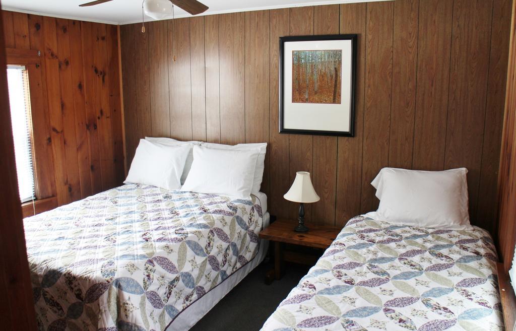 Pine Valley Cabins Thornton Værelse billede